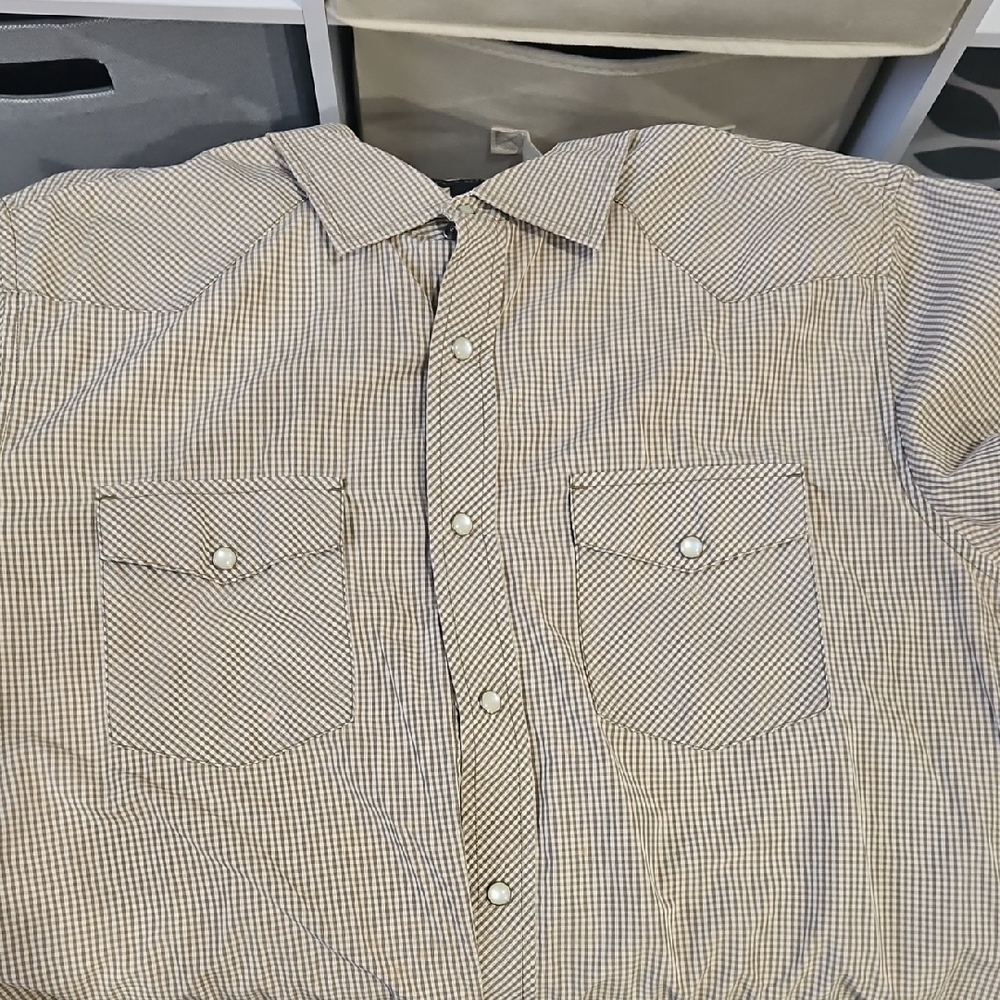 Banana Republic Men's Brown Checkered Button Down Shirt - Picture 9 of 10